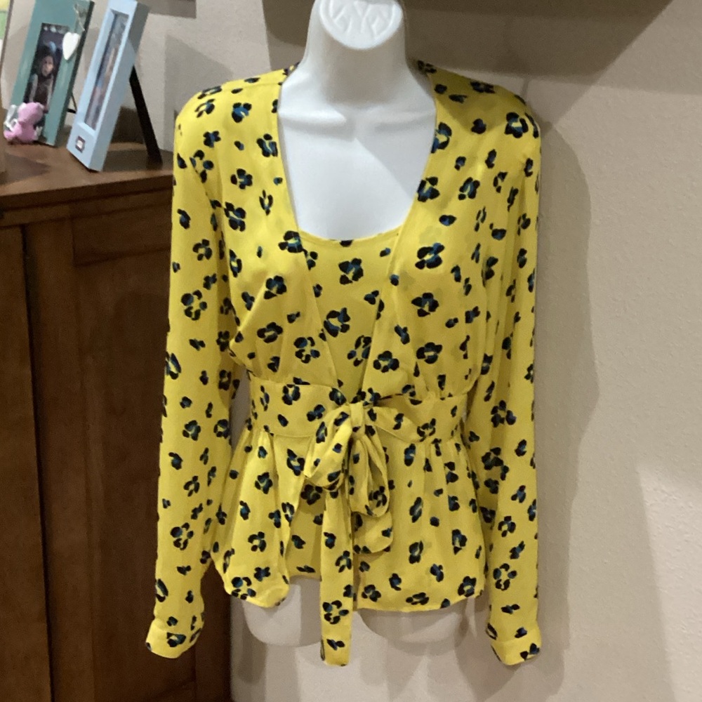 Sunny Yellow CAbi 2 pc Set, Perfect Condition, SZ Lg